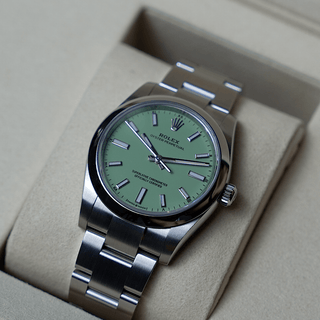 Oyster Perpetual 34 124200 Pistachio - Royal Coster Diamonds